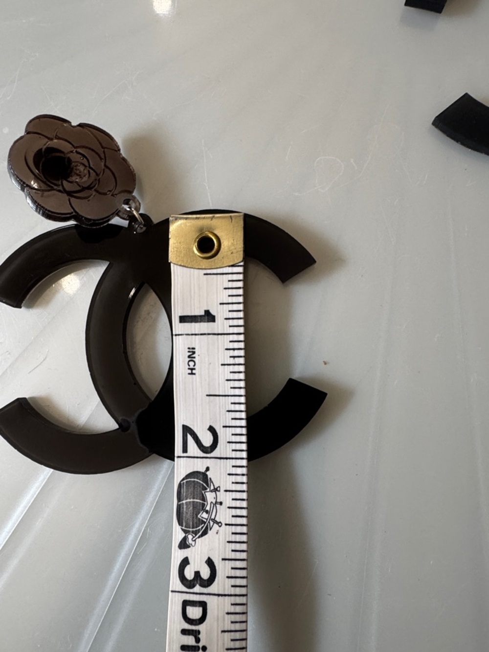 Streetwear CC Fashion Smoke Dangle Earrings - Picture 11 of 14